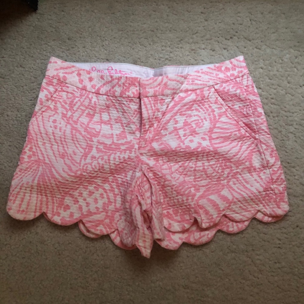 Lilly Pulitzer Buttercup scallop shorts